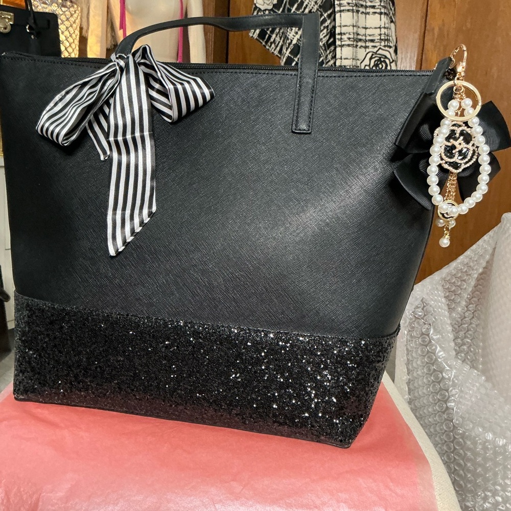 KATE SPADE “Molly Glitter Large Tote” - Picture 8 of 16